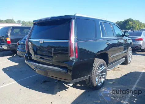 2016 Cadillac Escalade Luxury Collection z USA, uszkodzony, nr VIN 1GYS4BKJ8GR109207